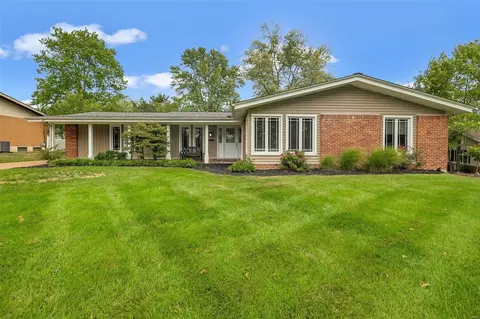 110 Five Meadows Ln, Ballwin, MO 63011