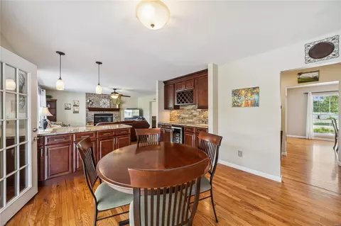 341 Round Tower Dr E, Saint Charles, MO 63304 photo 9