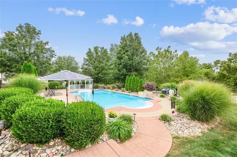 341 Round Tower Dr E, Saint Charles, MO 63304 photo 2