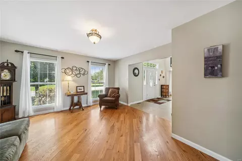 341 Round Tower Dr E, Saint Charles, MO 63304 photo 4