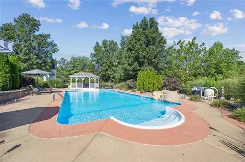 341 Round Tower Dr E, Saint Charles, MO 63304 photo 25