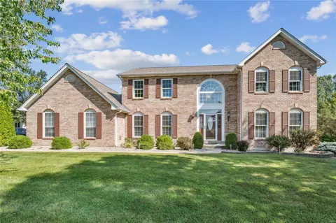341 Round Tower Dr E, Saint Charles, MO 63304