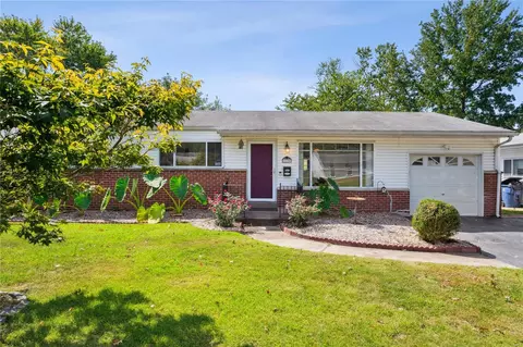 1270 Mullanphy Rd, Florissant, MO 63031