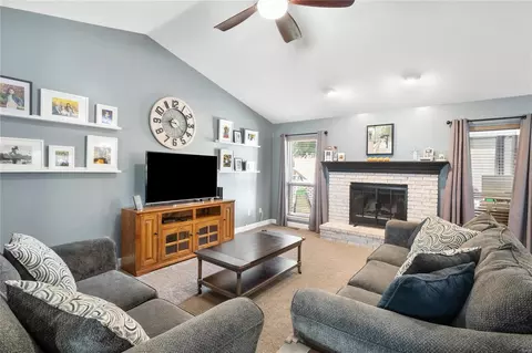 1737 Forest Trace Dr, O'fallon, MO 63368 photo 4