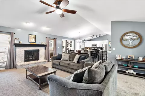 1737 Forest Trace Dr, O'fallon, MO 63368 photo 5