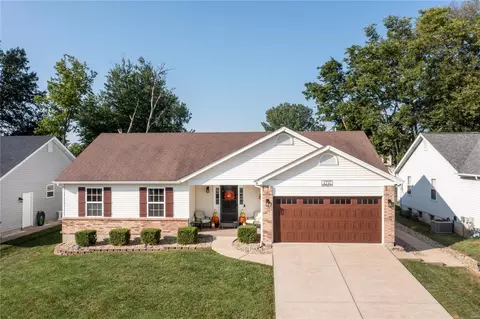 1737 Forest Trace Dr, O'fallon, MO 63368