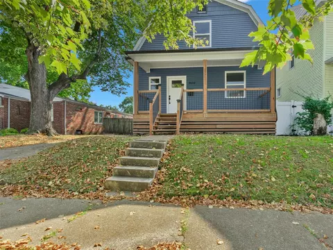 7032 Lindenwood Pl, Saint Louis, MO 63109