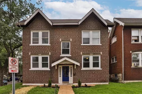 2129 Cleveland Pl, Saint Louis, MO 63110