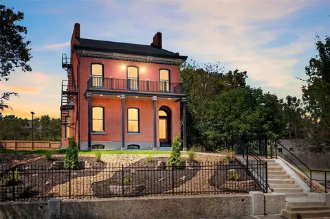 2701 S 11th St, Saint Louis, MO 63118