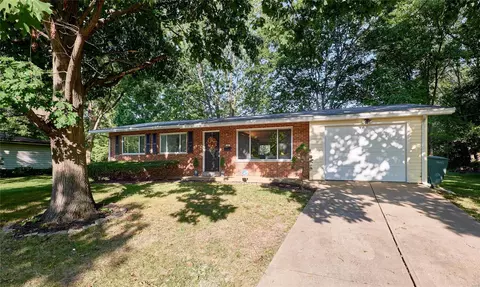 3 Bon Vue Dr, Hazelwood, MO 63042