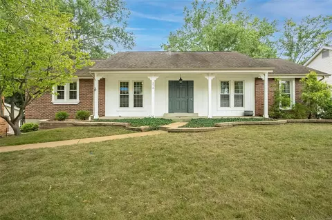 272 Oak Path Dr, Ballwin, MO 63011 photo 2
