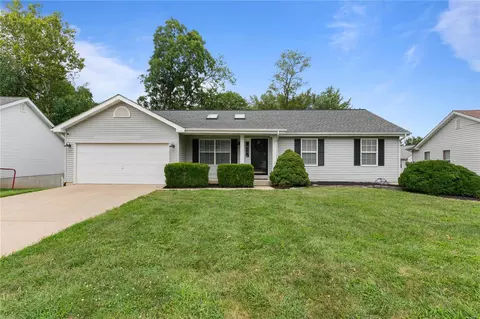 1210 Ashford Place Dr, O'fallon, MO 63366