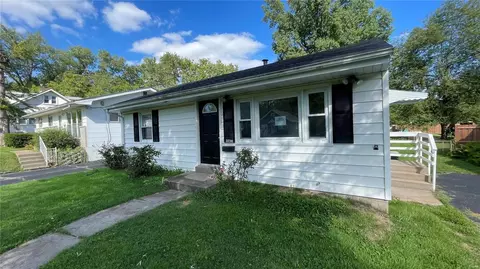 3236 Chaucer Ave, Saint Ann, MO 63074