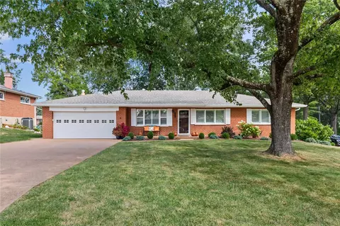 10515 Hanford Dr, Saint Louis, MO 63128