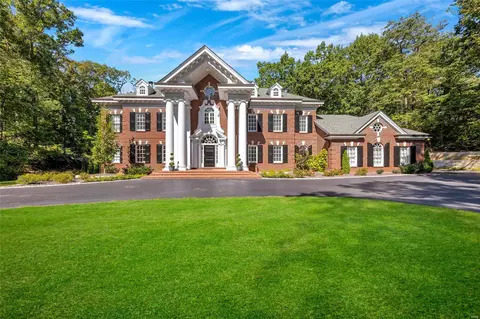 7327 Christopher Dr, Saint Louis, MO 63129