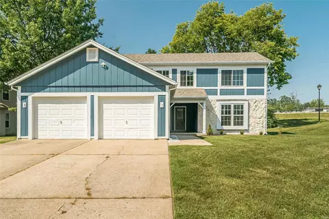 3 Bayside Ct, Lake Saint Louis, MO 63367