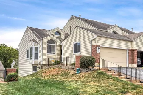 1738 Highview Circle Ct, Ballwin, MO 63021