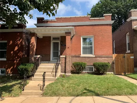 3925 Winnebago St, Saint Louis, MO 63116