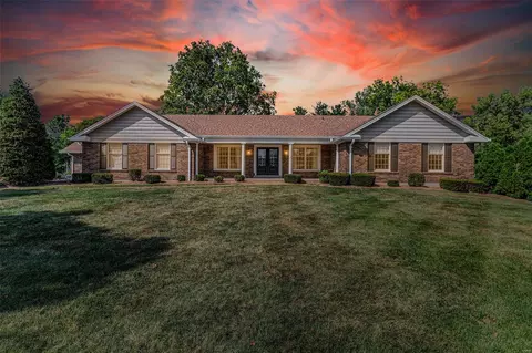 15895 Kettington Rd, Chesterfield, MO 63017