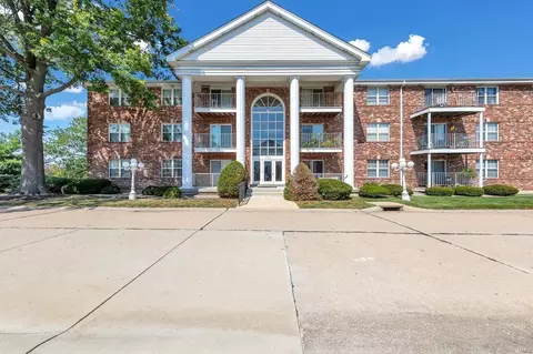 4309 Sunridge Dr #D, Saint Louis, MO 63125