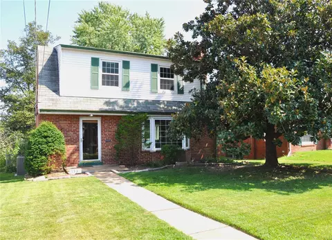 1306 Boland Pl, Saint Louis, MO 63117