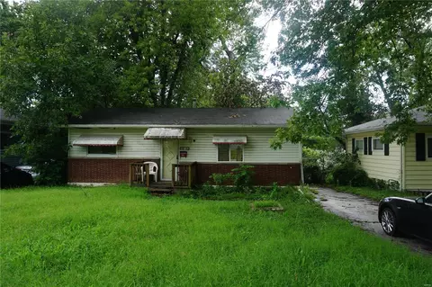 10517 Duke Dr, Saint Louis, MO 63136