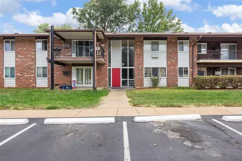 8733 Sieloff Dr #H, Hazelwood, MO 63042