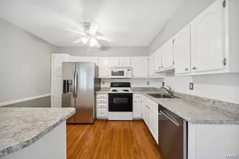 198 Carmel Woods Dr, Ellisville, MO 63021 photo 5