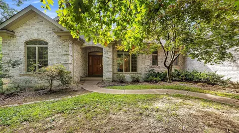 14 Callaway Lake Dr, Defiance, MO 63341