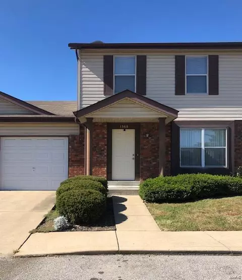 1368 Summergate Pkwy, Saint Charles, MO 63303