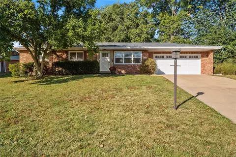9101 General Grant Ln, Saint Louis, MO 63123