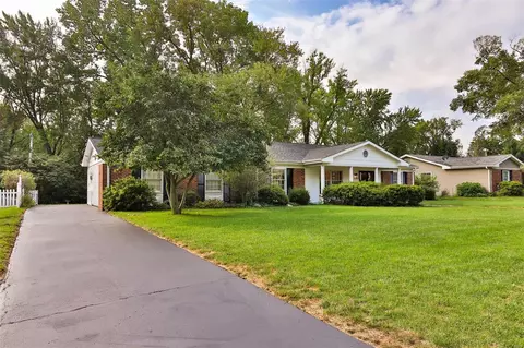 269 Ridge Trail Dr, Chesterfield, MO 63017