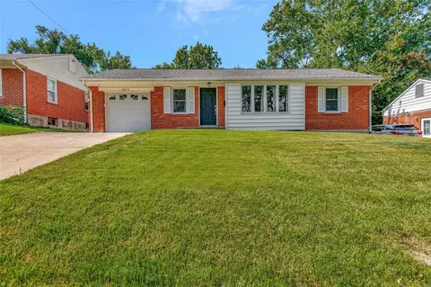 2017 W Adams St, Saint Charles, MO 63301