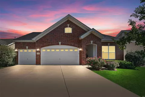 1010 Briley St, Saint Peters, MO 63376
