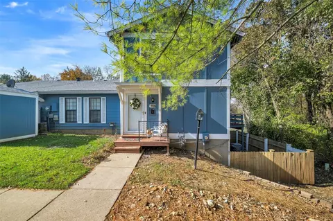 2447 Forest Shadows Dr, Saint Louis, MO 63136