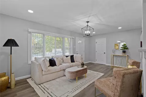 2425 N Hanley Rd, Saint Louis, MO 63114