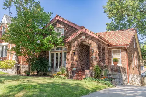 1219 Arch Ter, Saint Louis, MO 63117