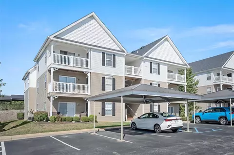 5201 Spring River Dr #2B, O'fallon, MO 63368