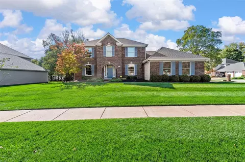 1604 Carman Manor Ct, Manchester, MO 63021