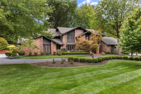 470 Killearn Ln, Saint Louis, MO 63141