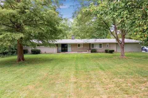 11001 Clayton Rd, Saint Louis, MO 63131