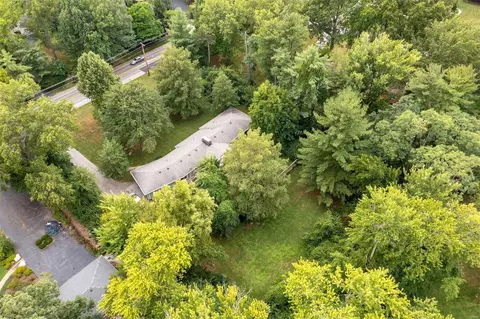 11001 Clayton Rd, Saint Louis, MO 63131 photo 4