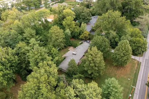 11001 Clayton Rd, Saint Louis, MO 63131 photo 6