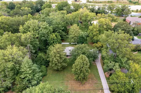 11001 Clayton Rd, Saint Louis, MO 63131 photo 5