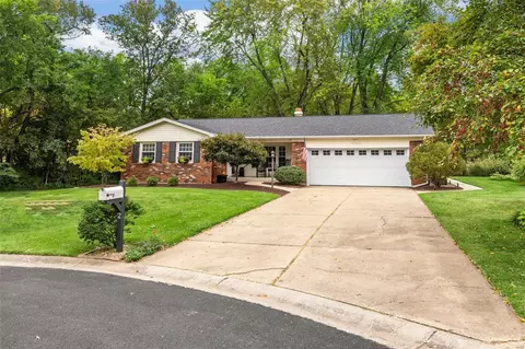 2 Clover Ct, Saint Charles, MO 63303