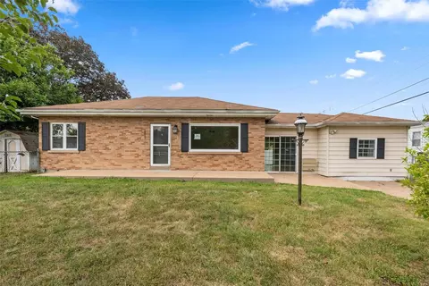 8415 Morganford Rd, Saint Louis, MO 63123