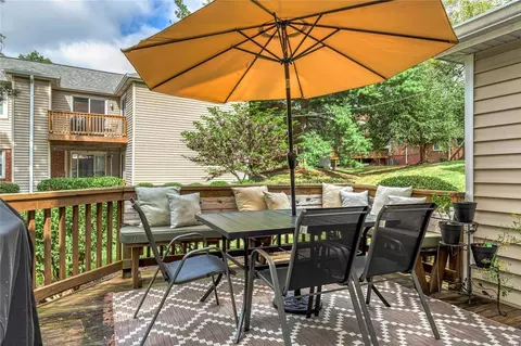 1663 E Swan Cir, Saint Louis, MO 63144 photo 17