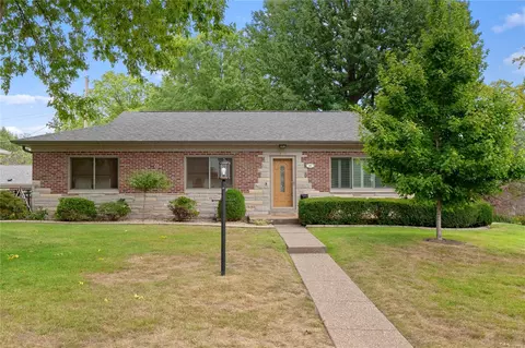 38 Nolan Dr, Glendale, MO 63122
