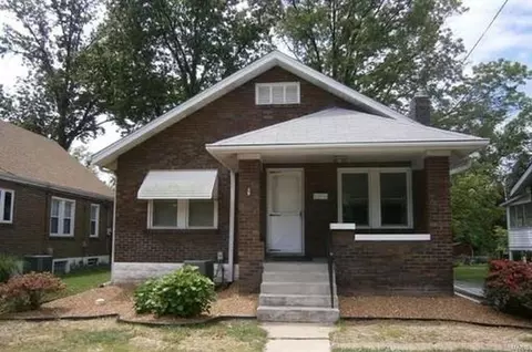 8806 Burton Ave, Saint Louis, MO 63114
