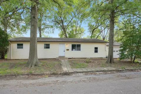 1 Rosehaven Dr, Belleville, IL 62221 photo 1